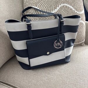 Michael Kors Jet Set Travel Tote